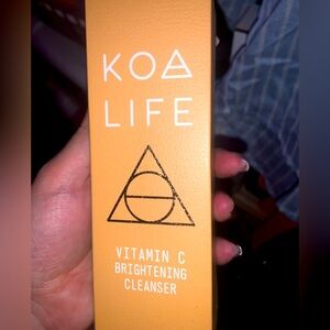 Vitamin C Brightening Cleanser NIB CLASSIC FALL SKINCARE SEPHORA $33 koa life